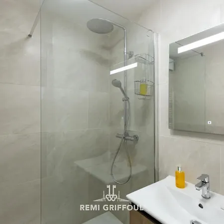 Le Sejour Honfleurais 3 Duplex With Local Charm Center 4 Guests דירה